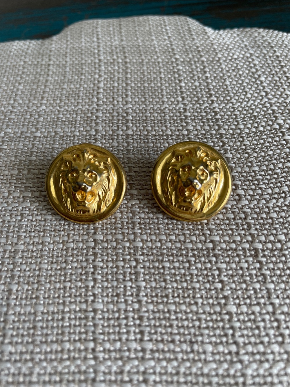 Anne Klein Gold Lion Head 3D Button Earrings Vintage jewelry rare